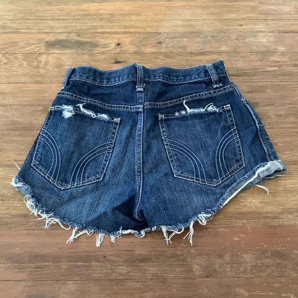 Hollister Denim High Waist Shorts Medium Wash - Picture 5 of 6